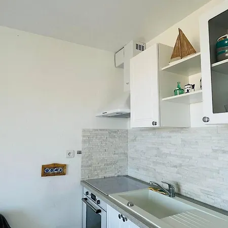 T2 Climatise Avec Parking, Proche A Calvi - Fr-1-63-365 Apartment *